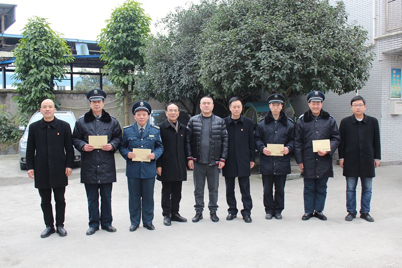 集團(tuán)公司黨委委員、副總經(jīng)理溫雄偉一行走訪慰問公司員工