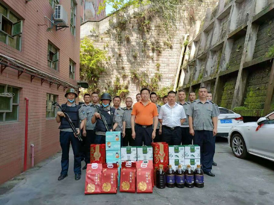 孫世昌監(jiān)事長赴金盾押運公司忠縣中隊檢查安全并慰問員工